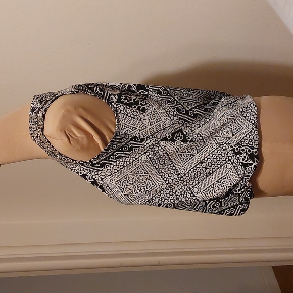 I.N.C. INTERNATIONAL CONCEPTS. Sleeveless top. Size P/P. NWOT - Picture 2 of 6